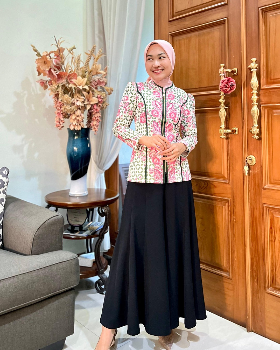 Tunik Batik Modern Ritsleting Senyum Floral Pink - Tampilan 4:5 Foto 1