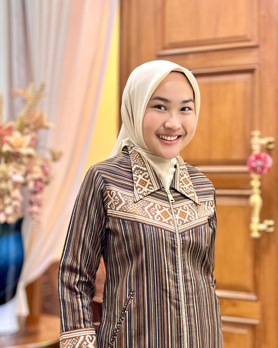 Sarimbit Batik Mahakarya Heritage Sutra Silk Pasangan - Tampilan 4:5 Foto 2