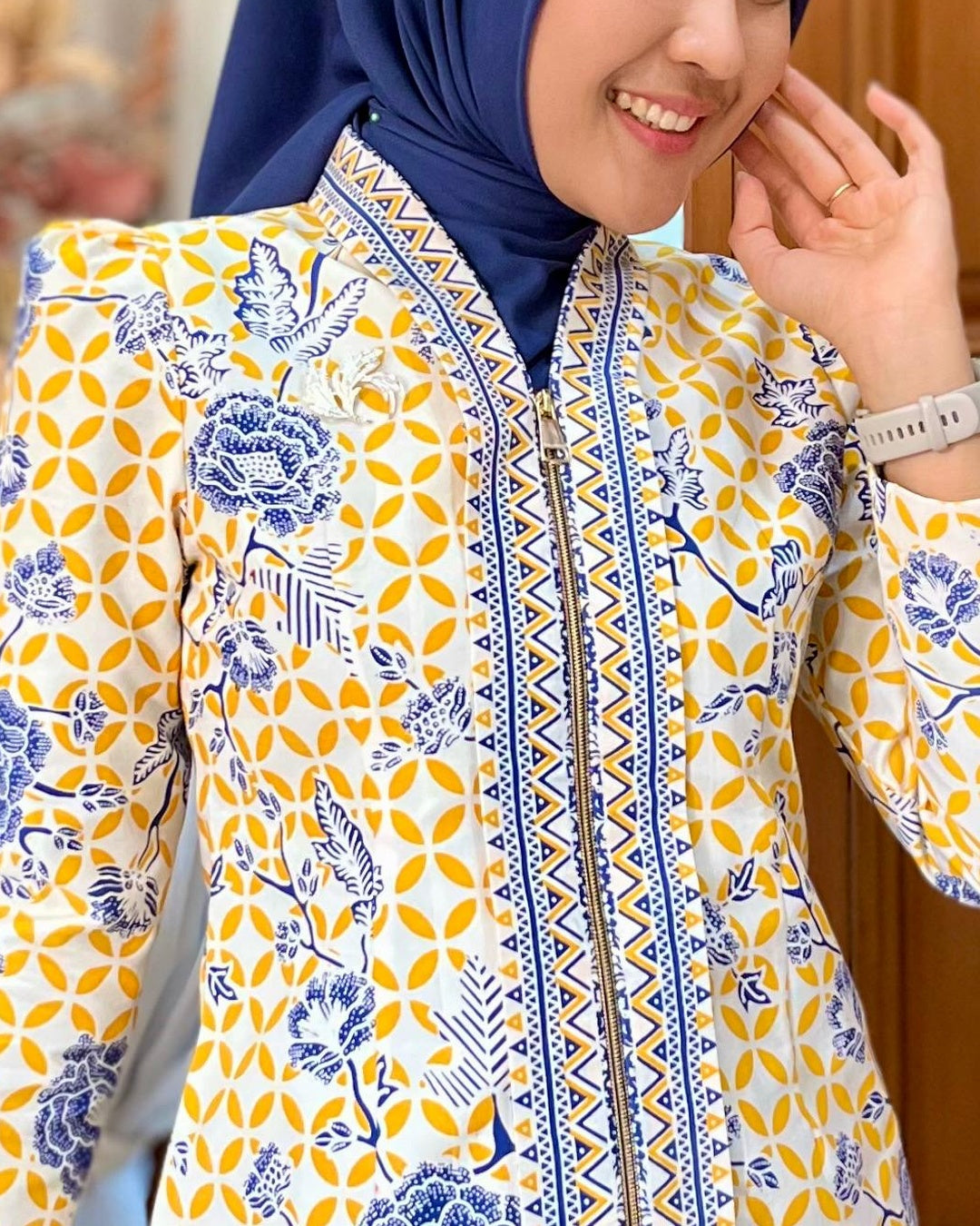 Blangkon Klasik Semarang & Bros Kebaya Etnik Set - Tampilan 4:5 Foto 3