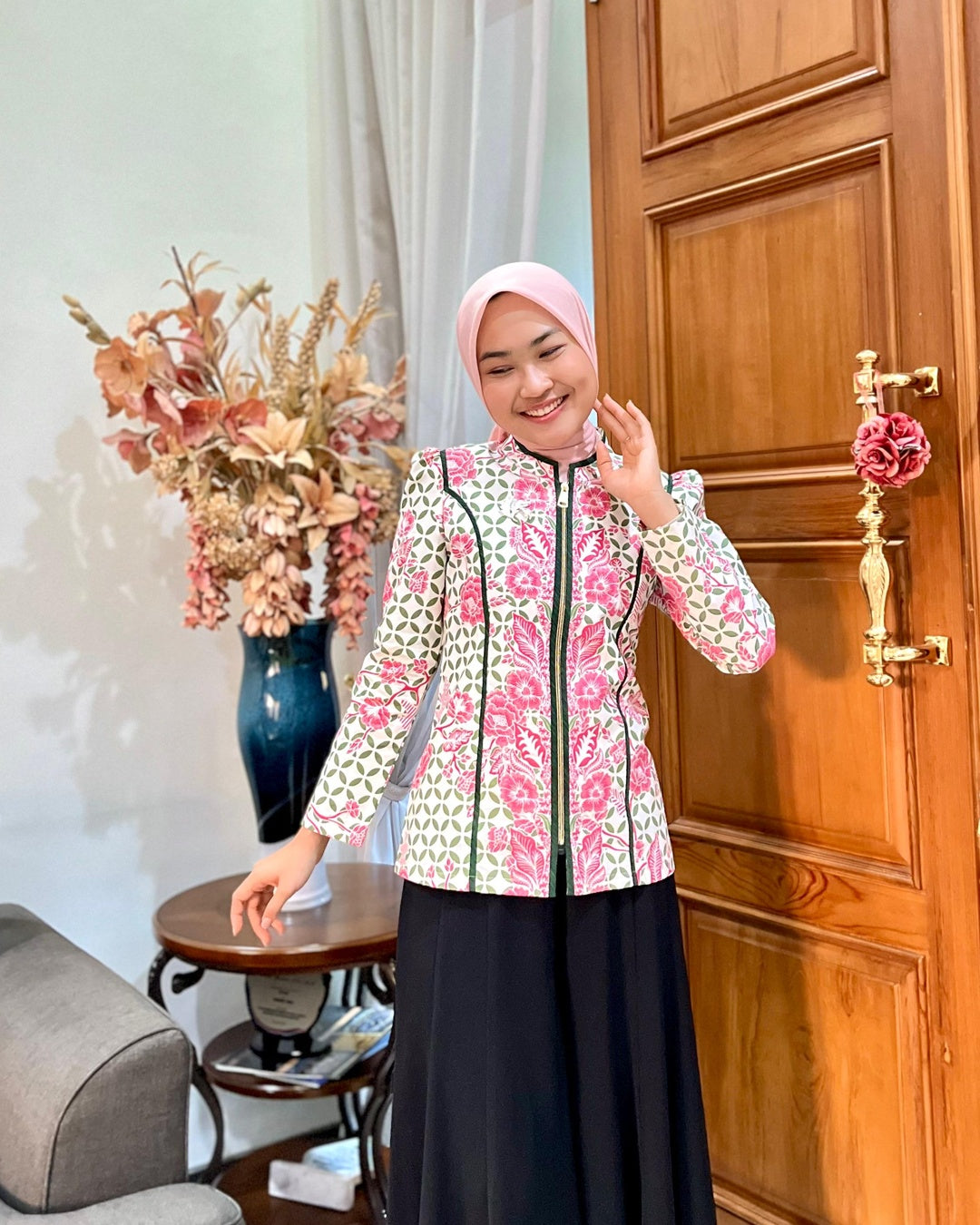 Blangkon Klasik Semarang & Bros Kebaya Etnik Set - Tampilan 4:5 Foto 4