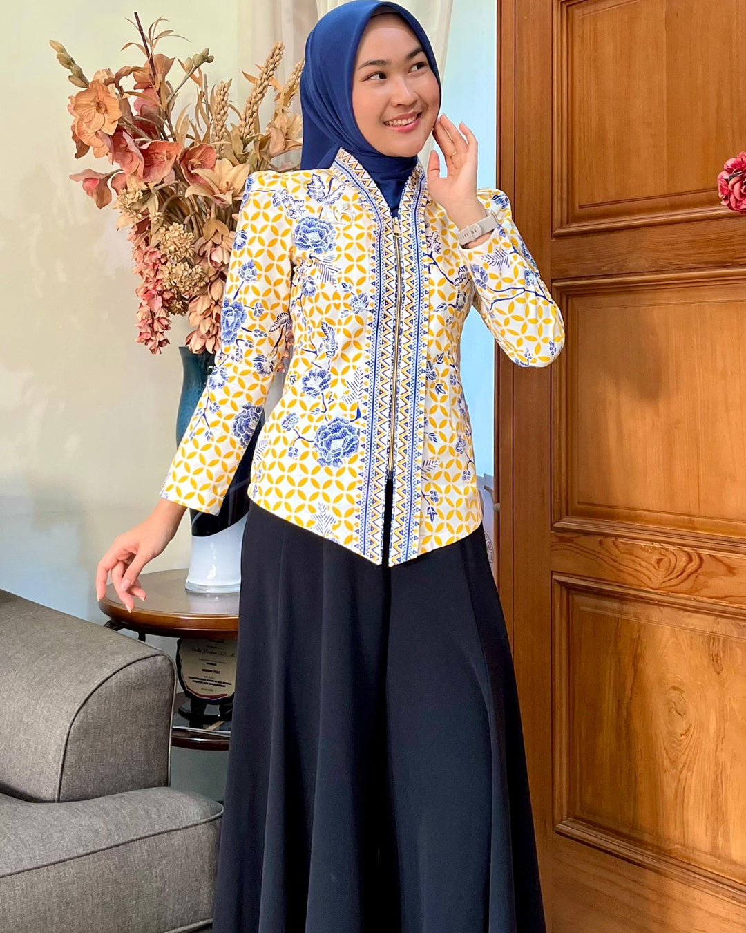 Hem Batik Casual Pria Kombinasi Lurik Tenun Hitam - Tampilan 4:5 Foto 4