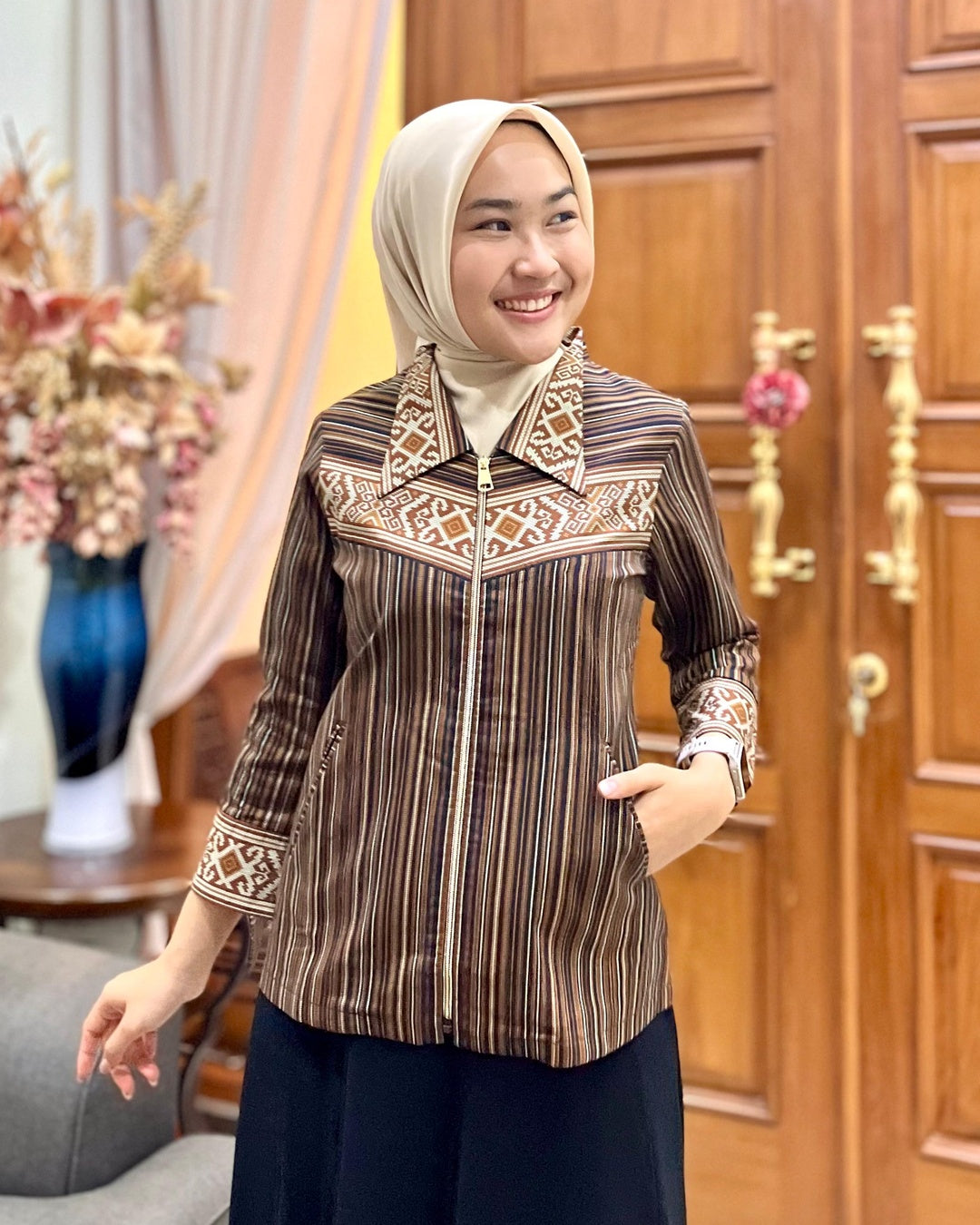 Kain Batik Tulis Primisima Tenun Troso Sutra Solo (2.5 Meter) - Tampilan 4:5 Foto 4