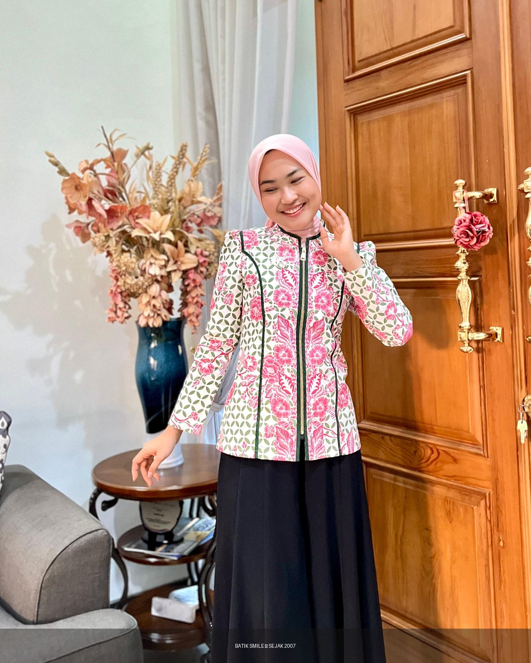 Hem Batik Casual Pria Kombinasi Lurik Tenun Hitam - Tampilan 4:5 Foto 5