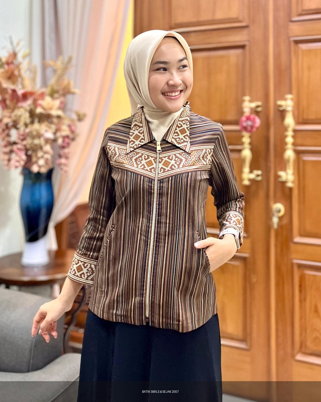 Kemeja Batik Pria Lengan Panjang Lapis Furing Motif Semarangan - Tampilan 4:5 Foto 5